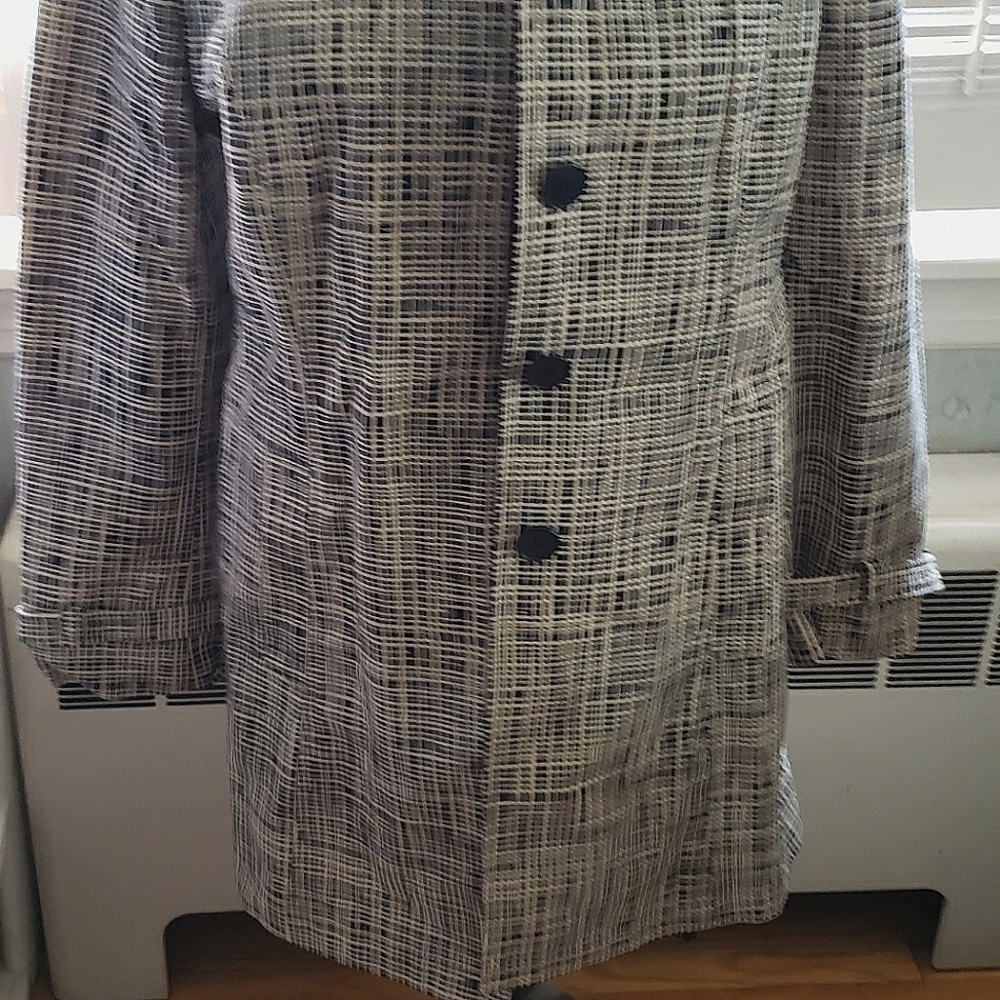 Ann Taylor Loft rain jacket. Size Large black and white pattern